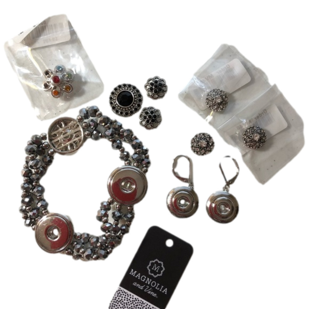 Magnolia and Vine Snap Bracelet and Earring Bundle